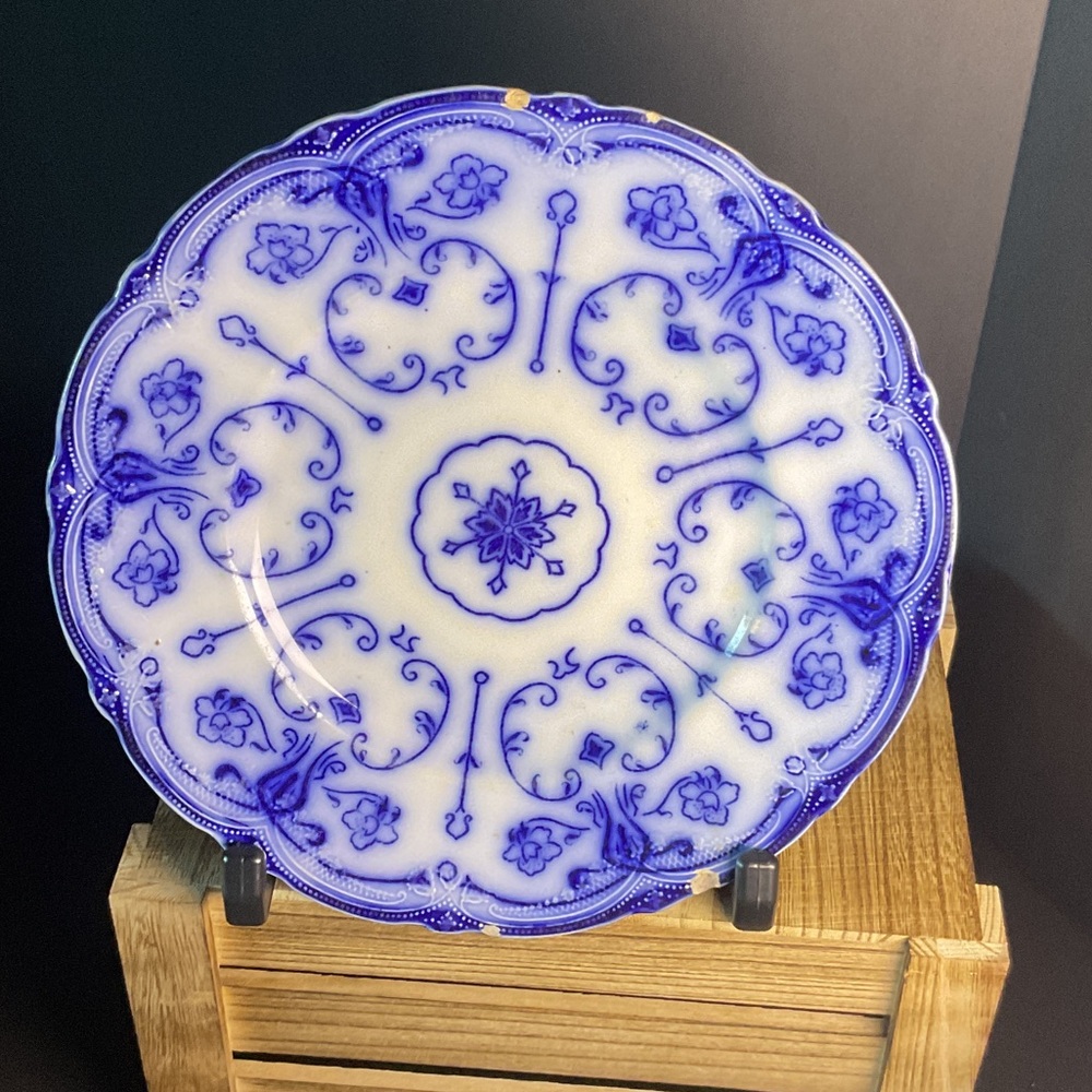 English Flow Blue Conway pattern